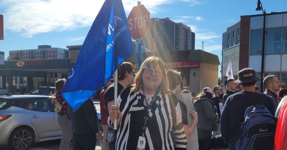 AMAPCEO member at a CUPE support rally