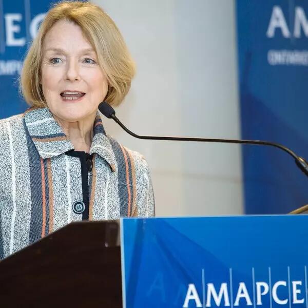 Peggy Nash speaking at AMAPCEO's 2019 Activists and Leaders Forum